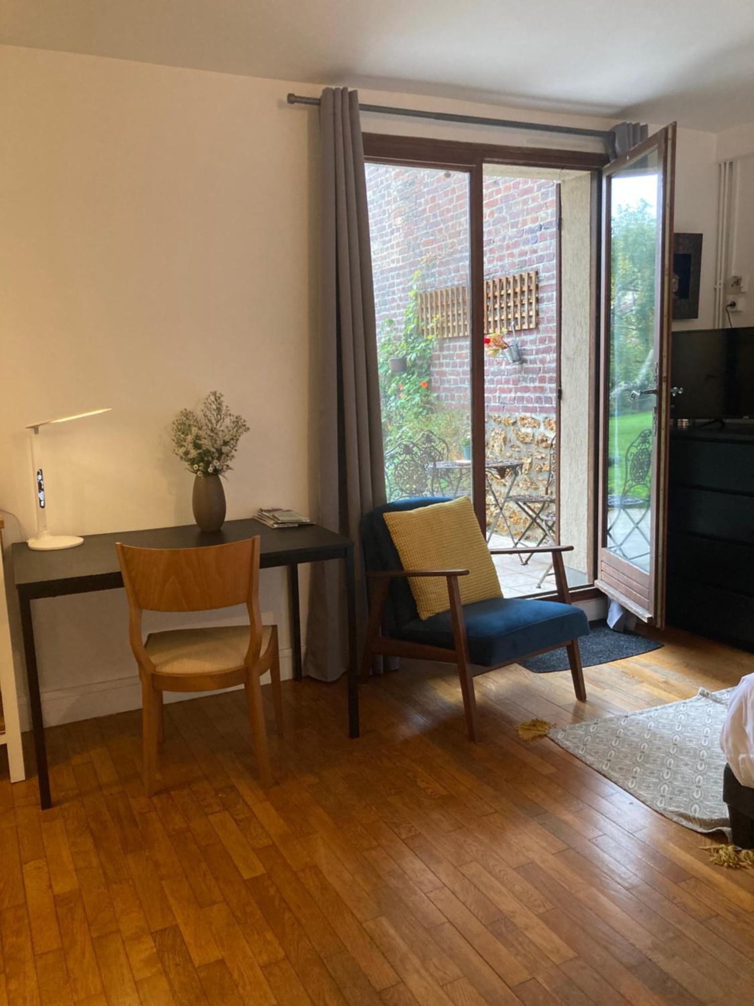 Studio Avec Terrasse Sur Jardin Fontenay-sous-Bois Esterno foto